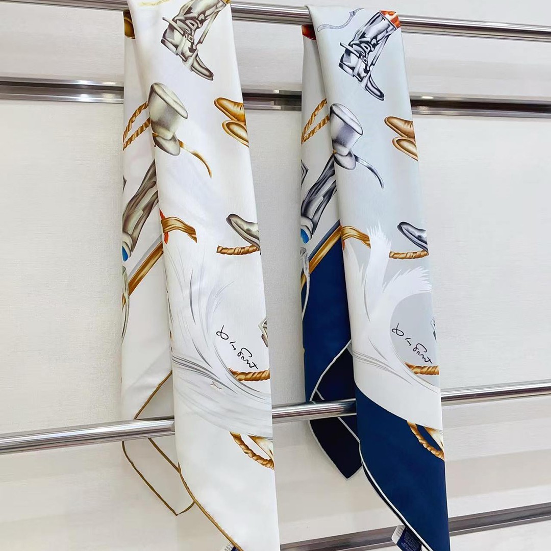 Hermes A propos de Bottes Forever Scarf 90 100% Silk H001371S 01 - Image 3