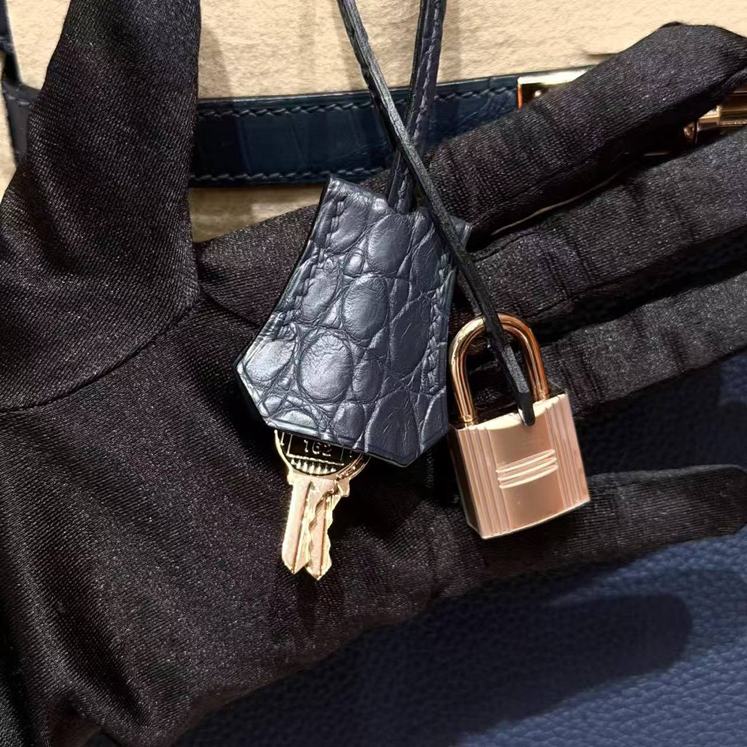 Hermes Birkin 30 Bag Handmade In Togo Calfskin Leather And Alligator from Mississippi Rose Gold Hardware 73 Blue Saphir 78 Bleu Marine - Image 7
