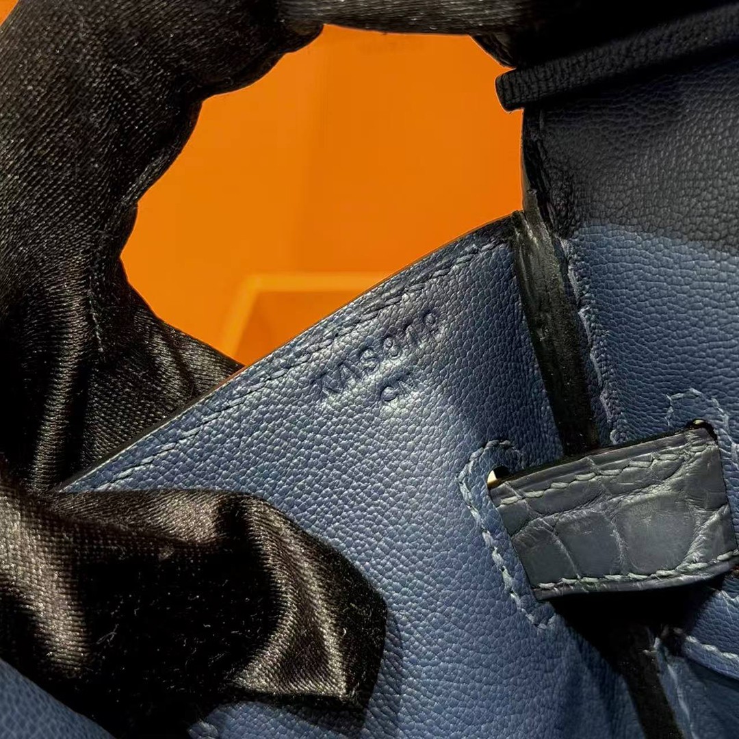 Hermes Birkin 30 Bag Handmade In Togo Calfskin Leather And Alligator from Mississippi Rose Gold Hardware 73 Blue Saphir 78 Bleu Marine - Image 12