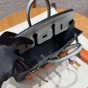 Hermes Birkin Faubourg 20 Bag Handmade In Madame and Alligator Leather Gold Hardware 0L Girs Meyer 0V Gris Ciment H0 Gris Misty - Image 18