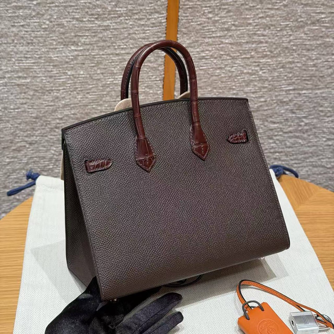 Hermes Birkin Faubourg 20 Bag Handmade In Madame and Alligator Leather Silver Hardware 0G Rouge Sellier 46 Ebene 55 Rouge H - Image 10