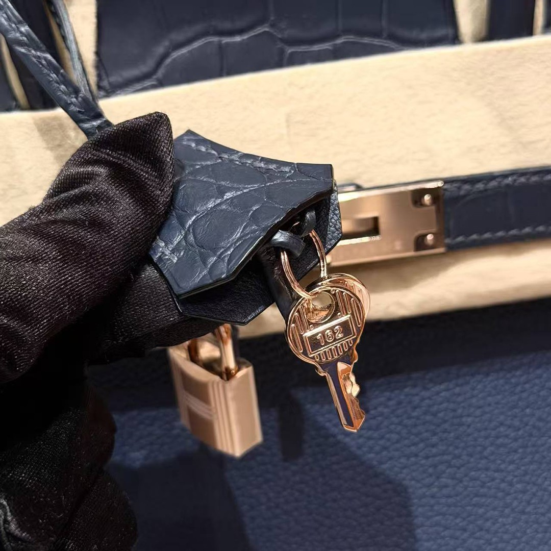 Hermes Birkin 30 Bag Handmade In Togo Calfskin Leather And Alligator from Mississippi Rose Gold Hardware 73 Blue Saphir 78 Bleu Marine - Image 6