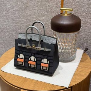 Hermes Birkin Faubourg 20 Bag Handmade In Madame and Alligator Leather Gold Hardware 0L Girs Meyer 0V Gris Ciment H0 Gris Misty - Image 7