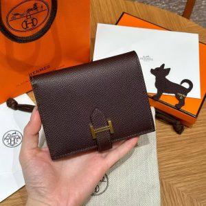 Hermès Bearn Compact Wallet Handmade In Epsom Calfskin Leather Gold Hardware 0G Rouge SellerZipped change purse 4 credit card slots 4 pockets Bill pocket