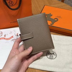 Hermes Bearn Compact Wallet Handmade In Epsom Calfskin Leather Gold Hardware ck18 Etoupe H039790CC18 - Image 10