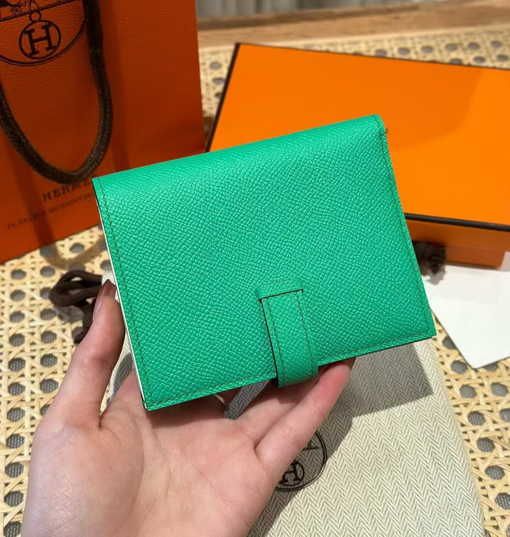 Hermes Bearn Compact Wallet Handmade In Epsom Calfskin Leather Silver Hardware OZ Comics OS Vert Fizz - Image 2