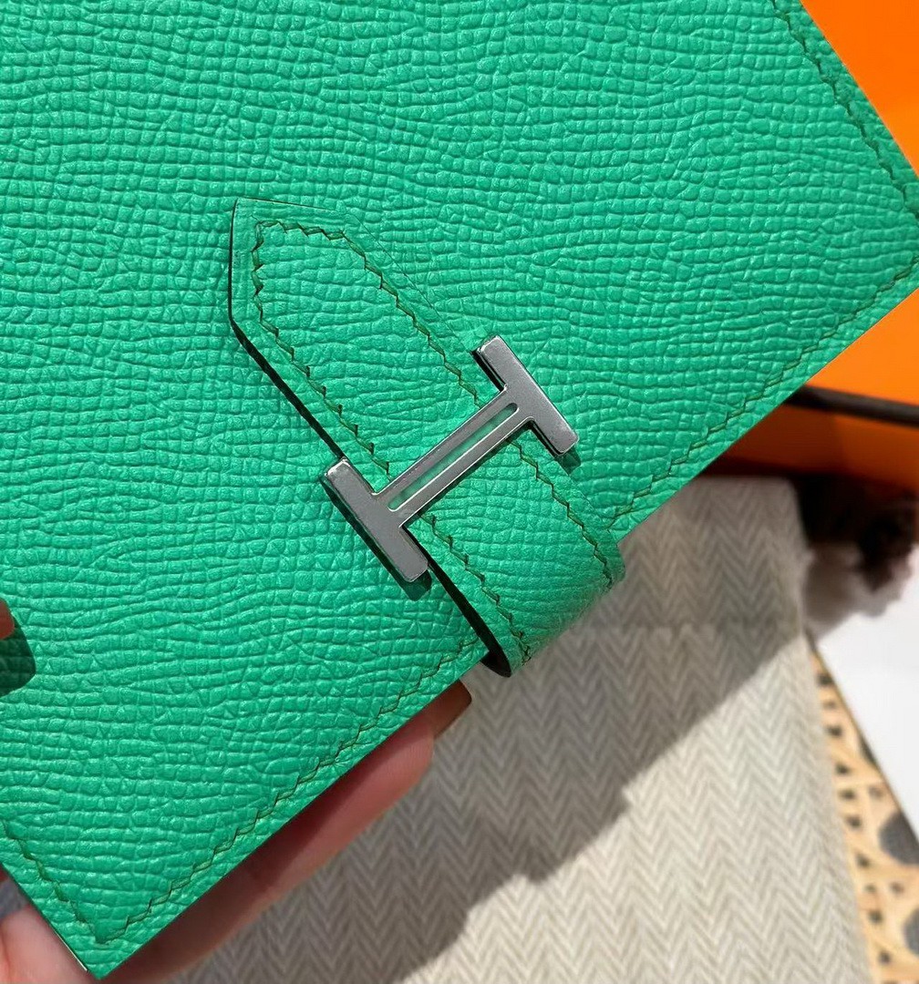 Hermes Bearn Compact Wallet Handmade In Epsom Calfskin Leather Silver Hardware OZ Comics OS Vert Fizz - Image 18