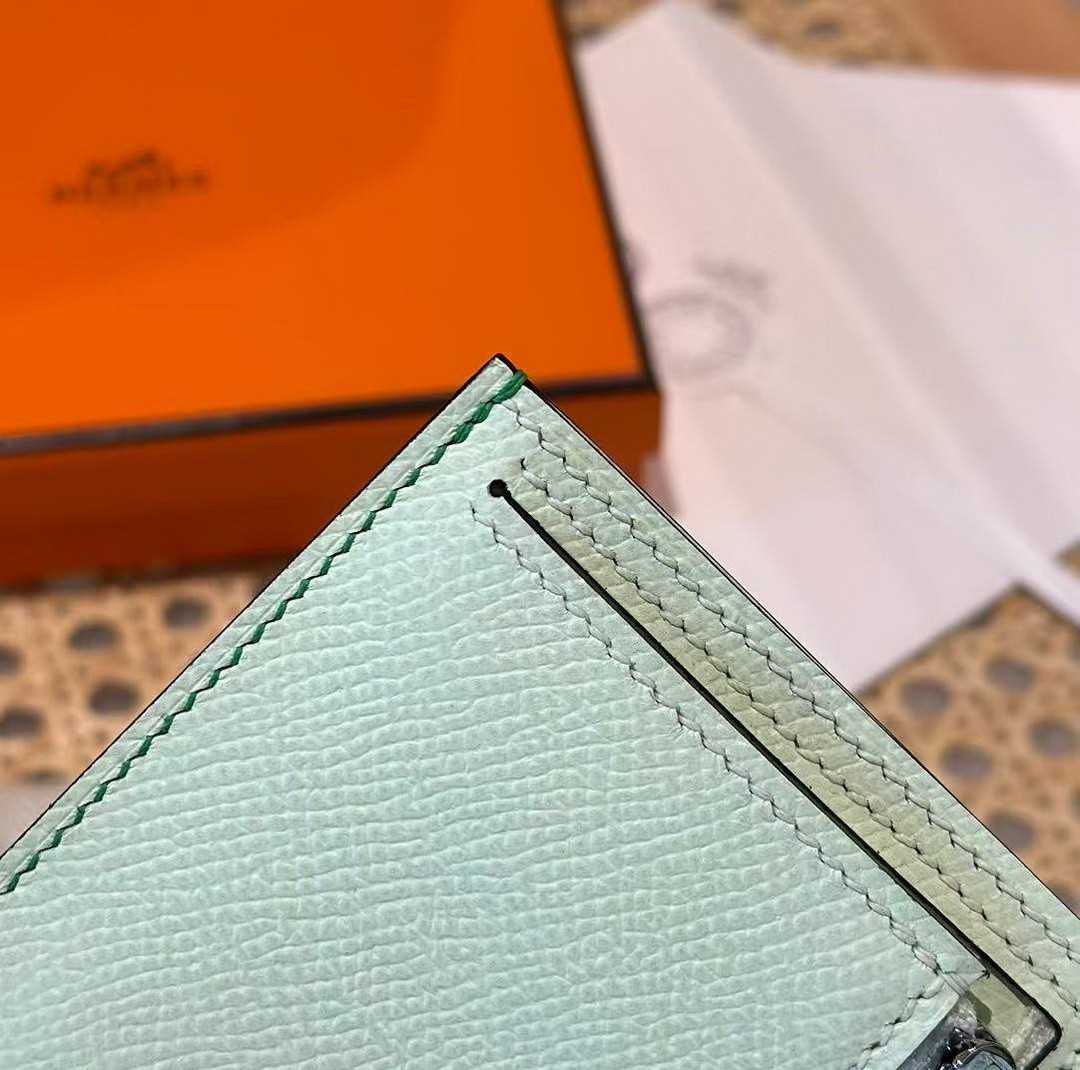 Hermes Bearn Compact Wallet Handmade In Epsom Calfskin Leather Silver Hardware OZ Comics OS Vert Fizz - Image 12