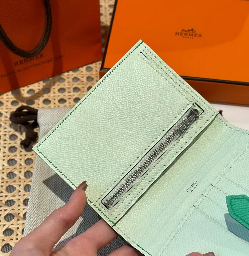 Hermes Bearn Compact Wallet Handmade In Epsom Calfskin Leather Silver Hardware OZ Comics OS Vert Fizz - Image 10