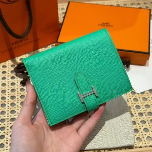 Hermes Bearn Compact Wallet Handmade In Epsom Calfskin Leather Silver Hardware OZ Comics OS Vert Fizz