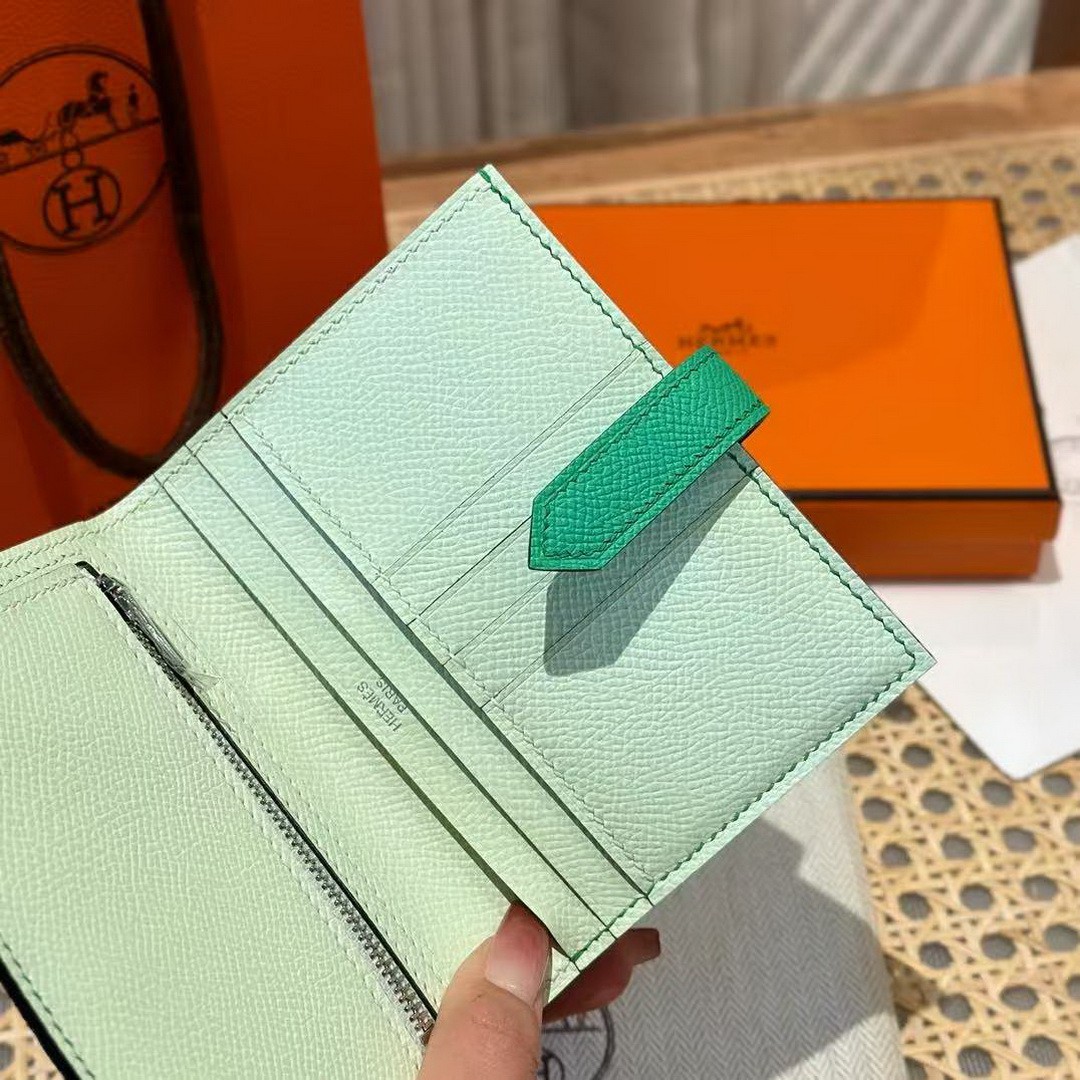 Hermes Bearn Compact Wallet Handmade In Epsom Calfskin Leather Silver Hardware OZ Comics OS Vert Fizz - Image 9