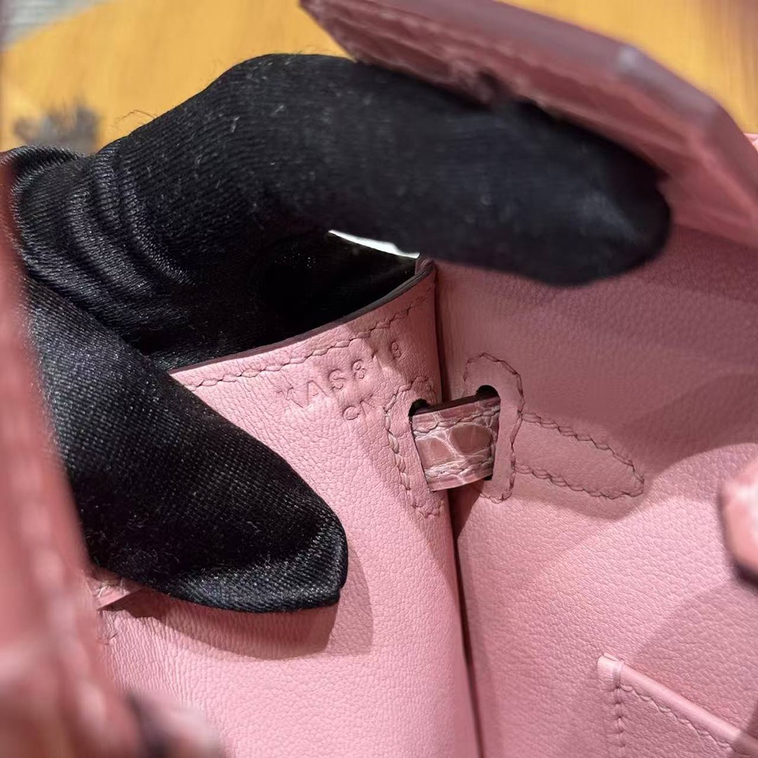 Hermes Birkin 20 Bag 1Q Rose Confetti Handmade In Bright American Alligator Leather Gold Hardware - Image 5