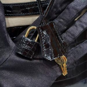 Hermes Birkin 30 Bag Handmade In Niloticus Crocodile Leather from Nile Gold Hardware 89 Noir - Image 6