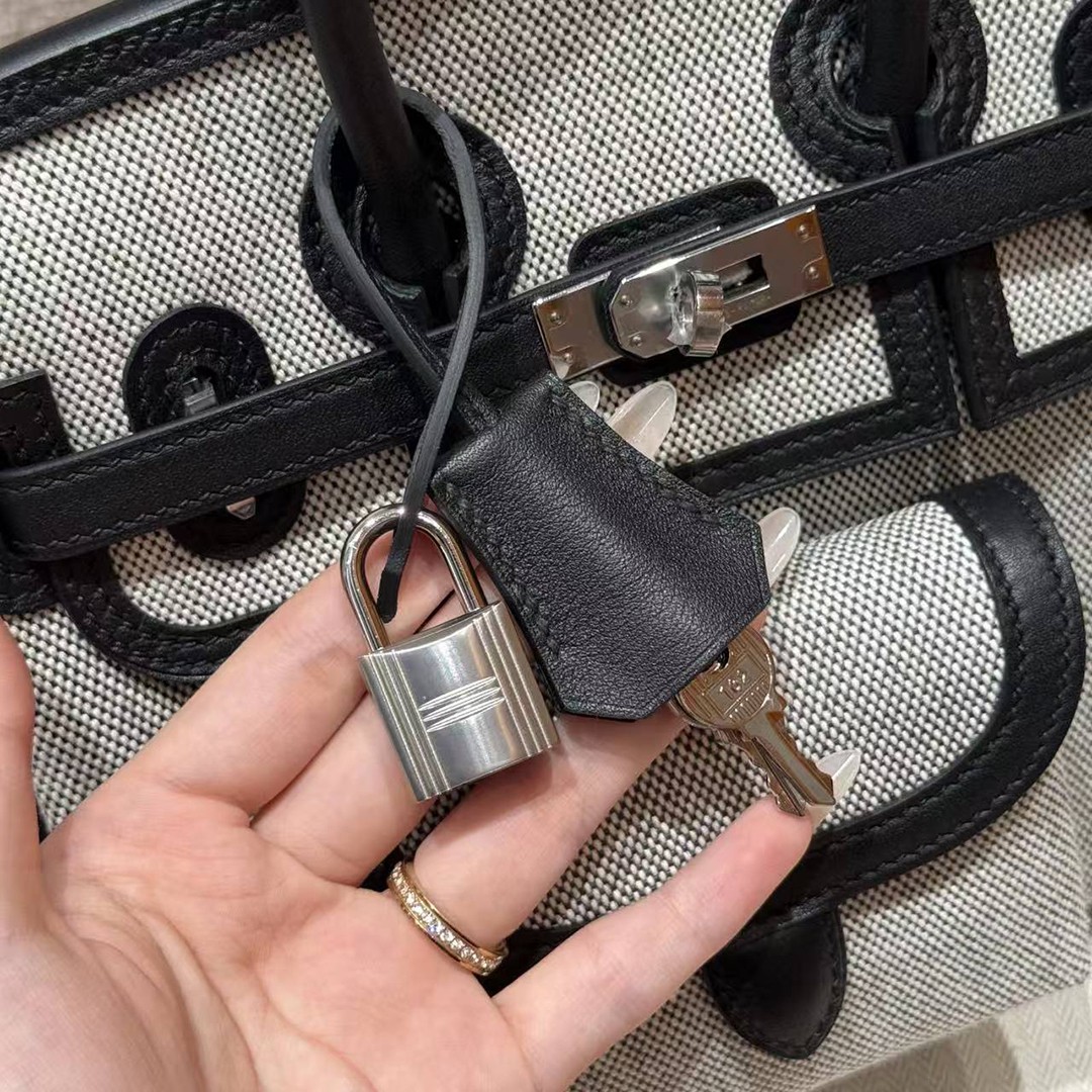 Hermes Birkin Cargo 25 Bag Handmade In Swift Calfskin Leather And Canvas Silver Hardware Ecru Noir - Image 15