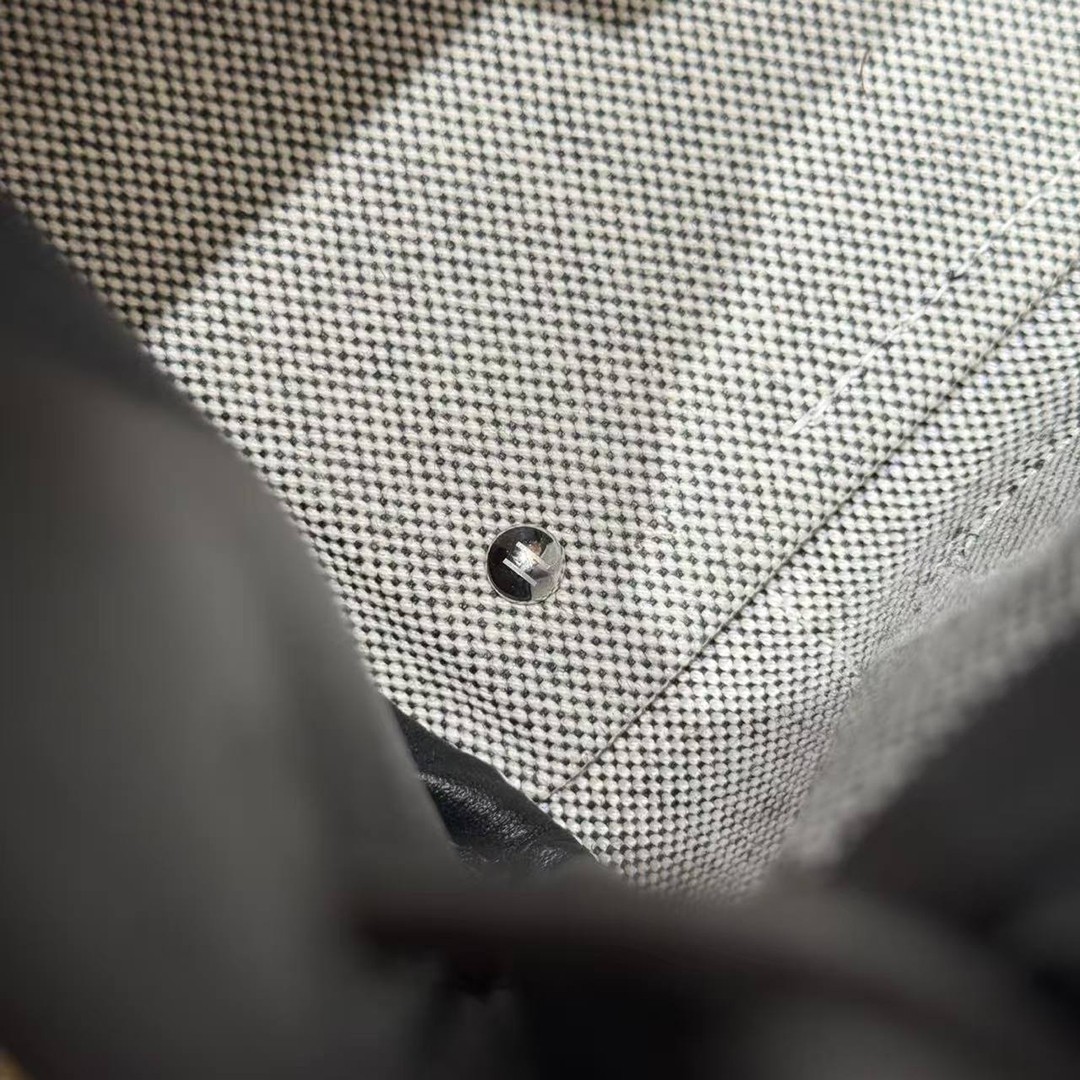 Hermes Birkin Cargo 25 Bag Handmade In Swift Calfskin Leather And Canvas Silver Hardware Ecru Noir - Image 7