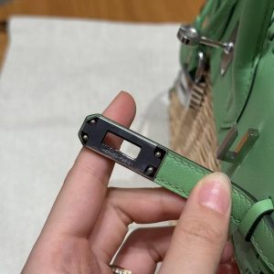 Hermes Birkin Picnic 25 Bag Handmade In Swift Calfskin Leather Silver Hardware 3i Vert Criquet - Image 12