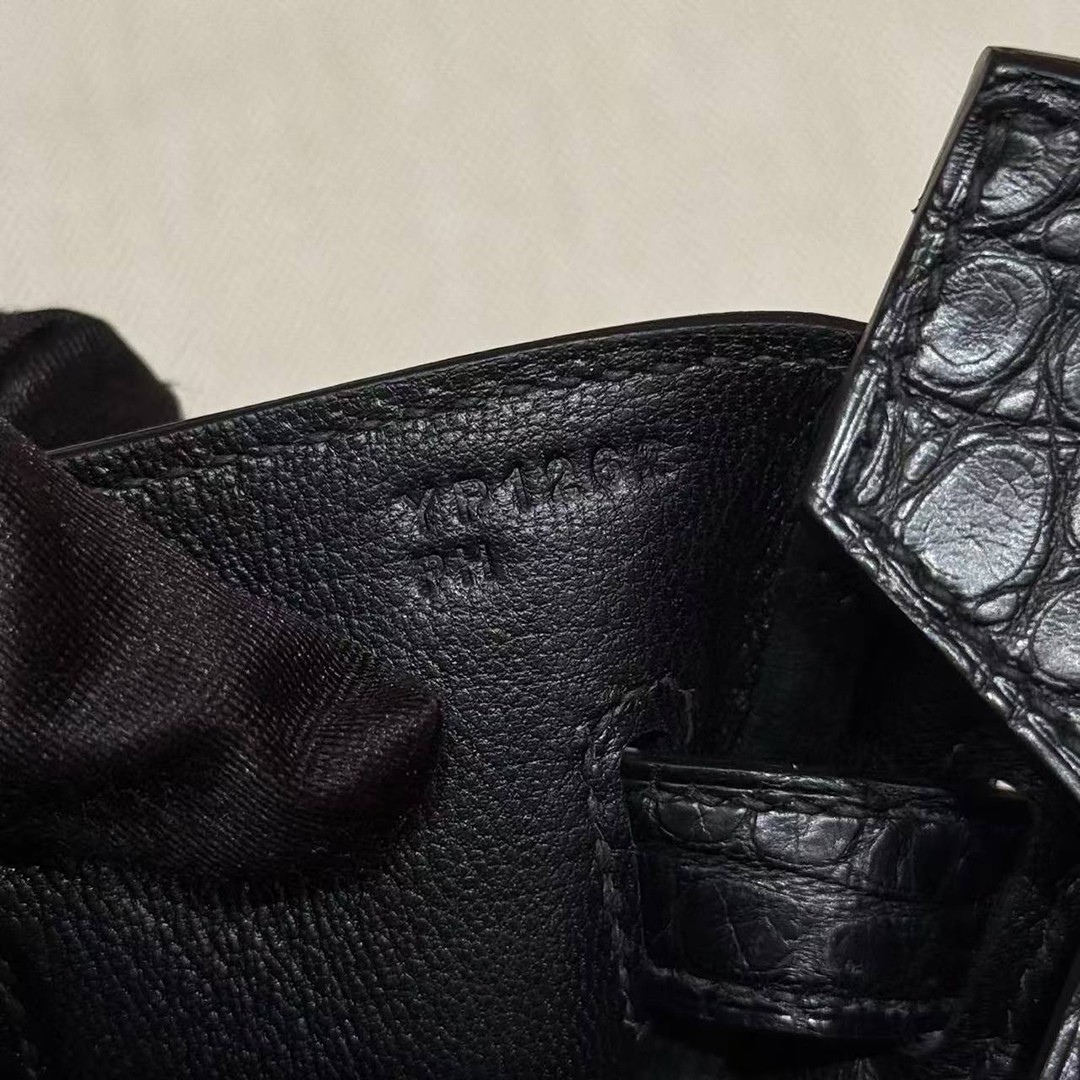 Hermes Birkin Touch 30 Bag Handmade In Togo Calfskin Leather And Matte Alligator Leather Gold Hardware 89 Noir - Image 12