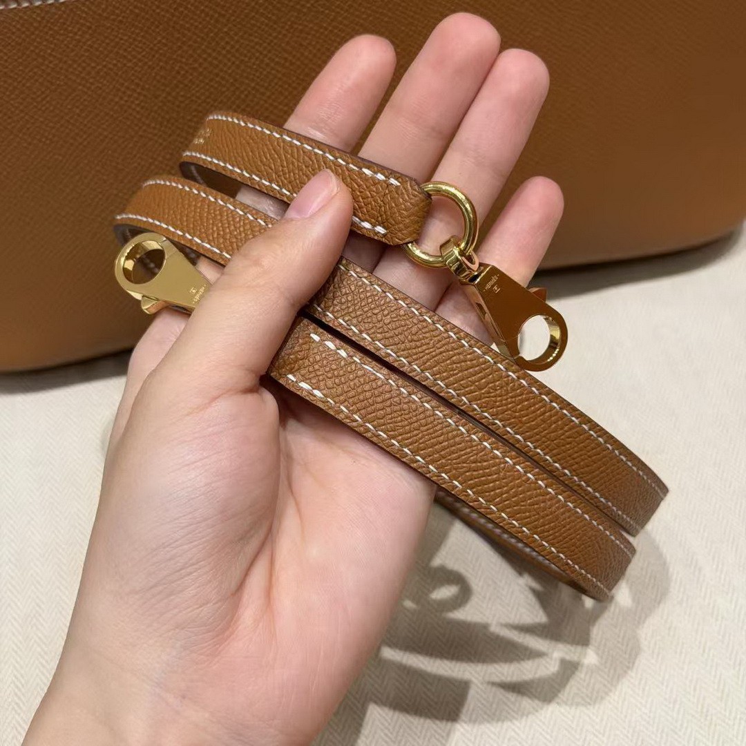 Hermes Bolide 27 Bag Handmade In Epsom Calfskin Leather Gold Hardware 37 Gold - Image 4