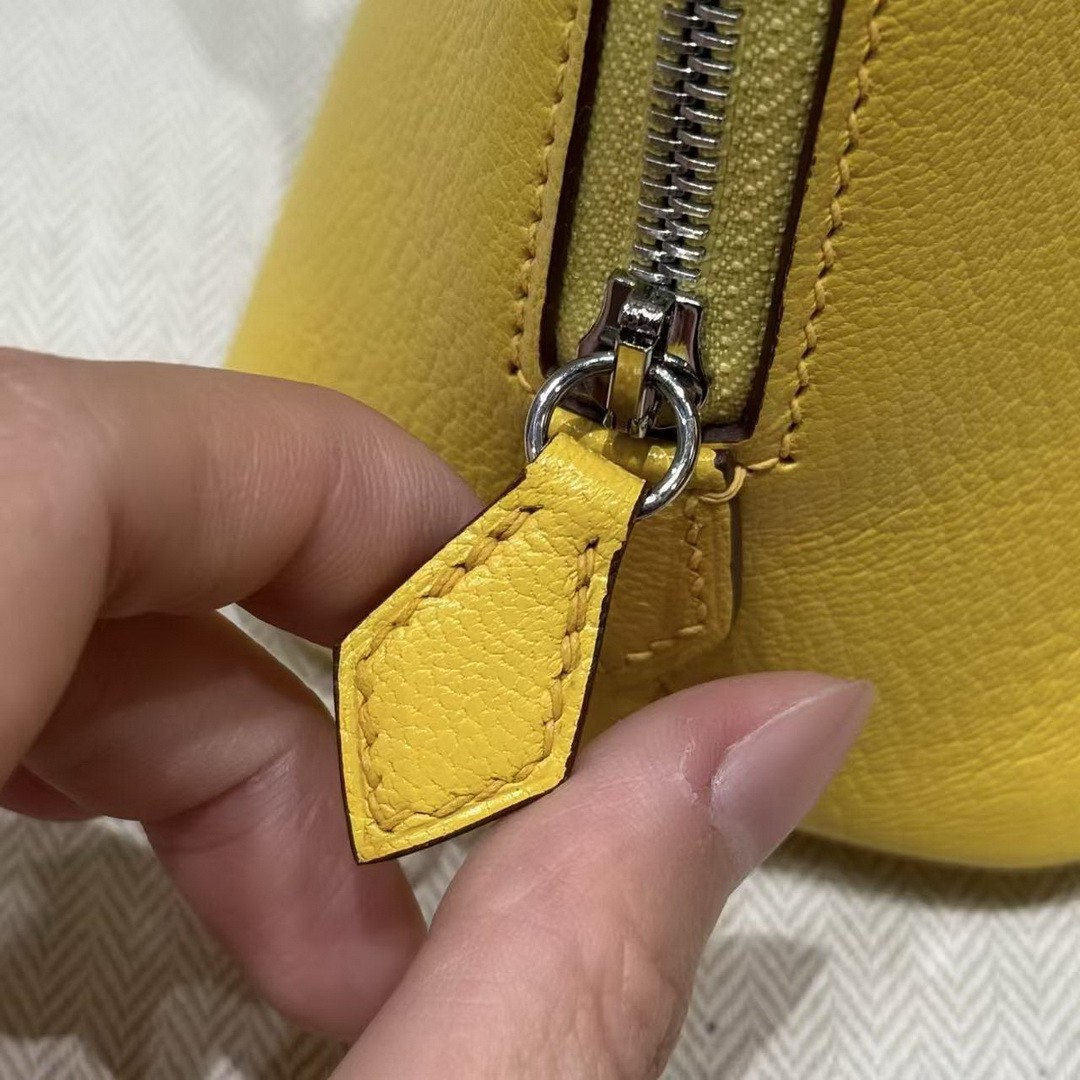 Hermes Bolide Mini 18 Bag Handmade In Chèvre Calfskin Leather Silver Hardware 9O Jaune Naples - Image 4