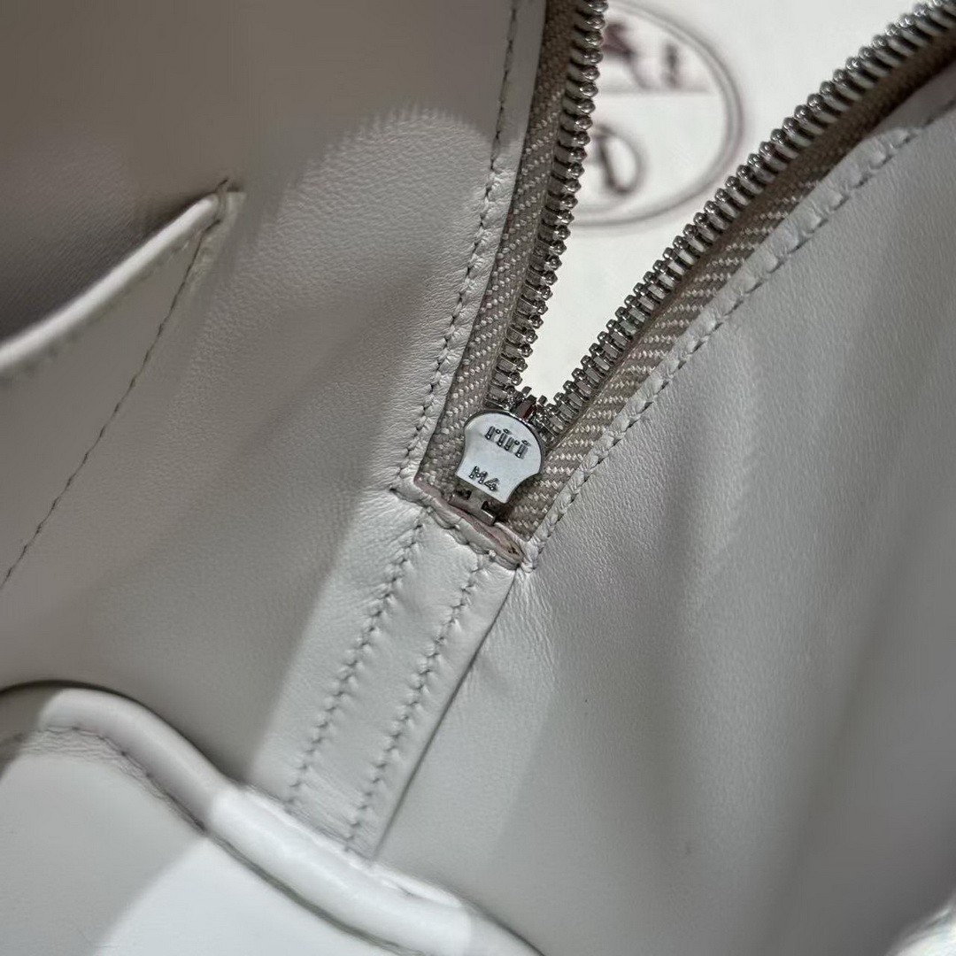 Hermes Bolide Mini 18 Bag Handmade In Chèvre Goatskin Leather Silver Hardware 80 Girs Perle - Image 12