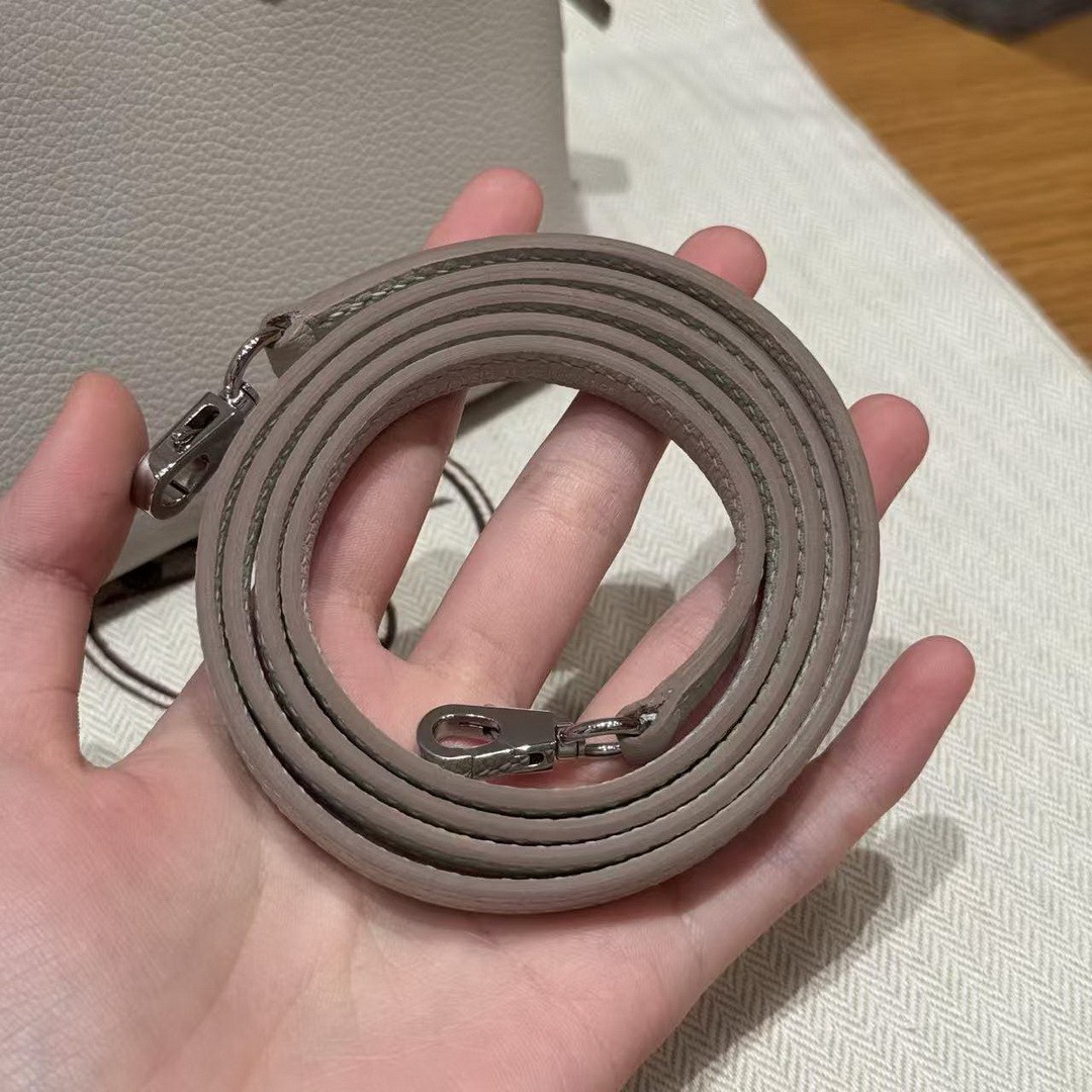 Hermes Bolide Mini 18 Bag Handmade In Chèvre Goatskin Leather Silver Hardware 80 Girs Perle - Image 5