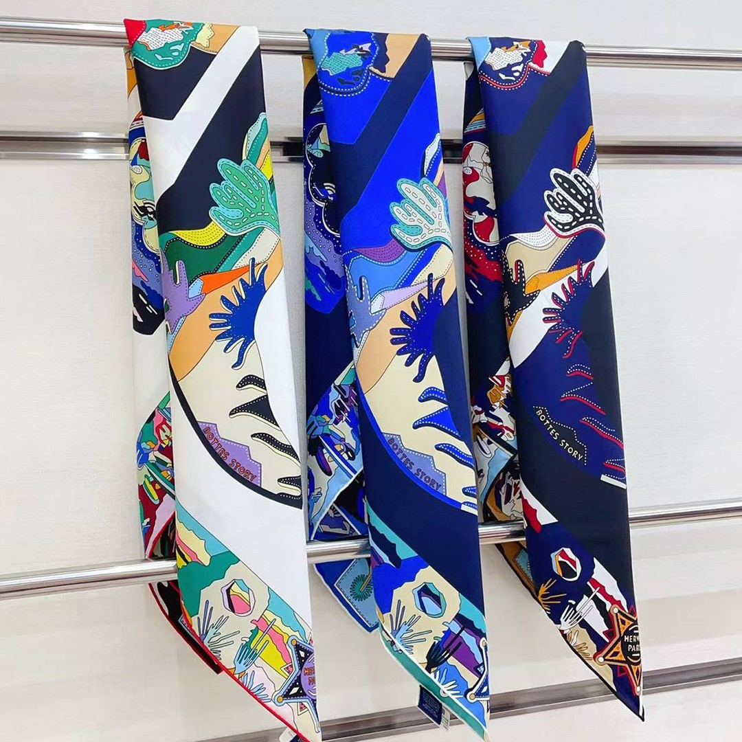 Hermes Bottes Story Scarf 90 100% Silk H004203S 01 - Image 4