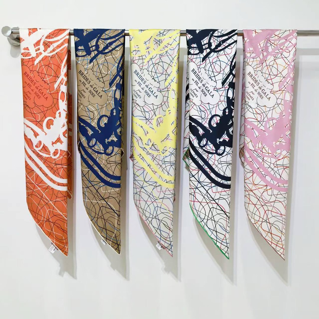 Hermes Brides de Gala au Fil de Soie Scarf 90 100% Silk H004310S 02 - Image 3