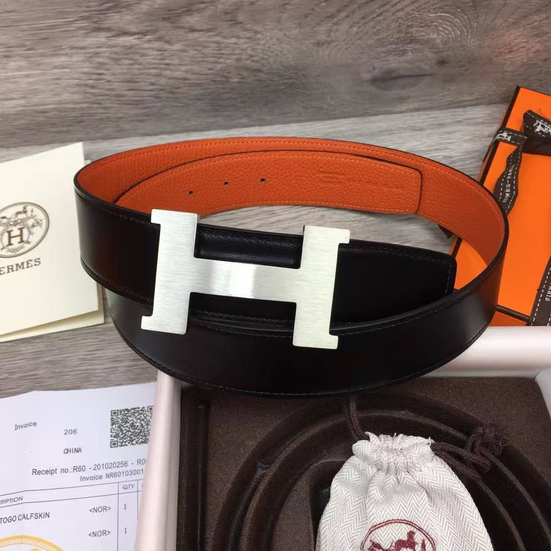 Constance Belt Buckle & Reversible Leather Strap 38 mm Box 135 and Togo Calfskin Brushed Permabrass Buckle Yellow Gold Noir Orange - Image 4