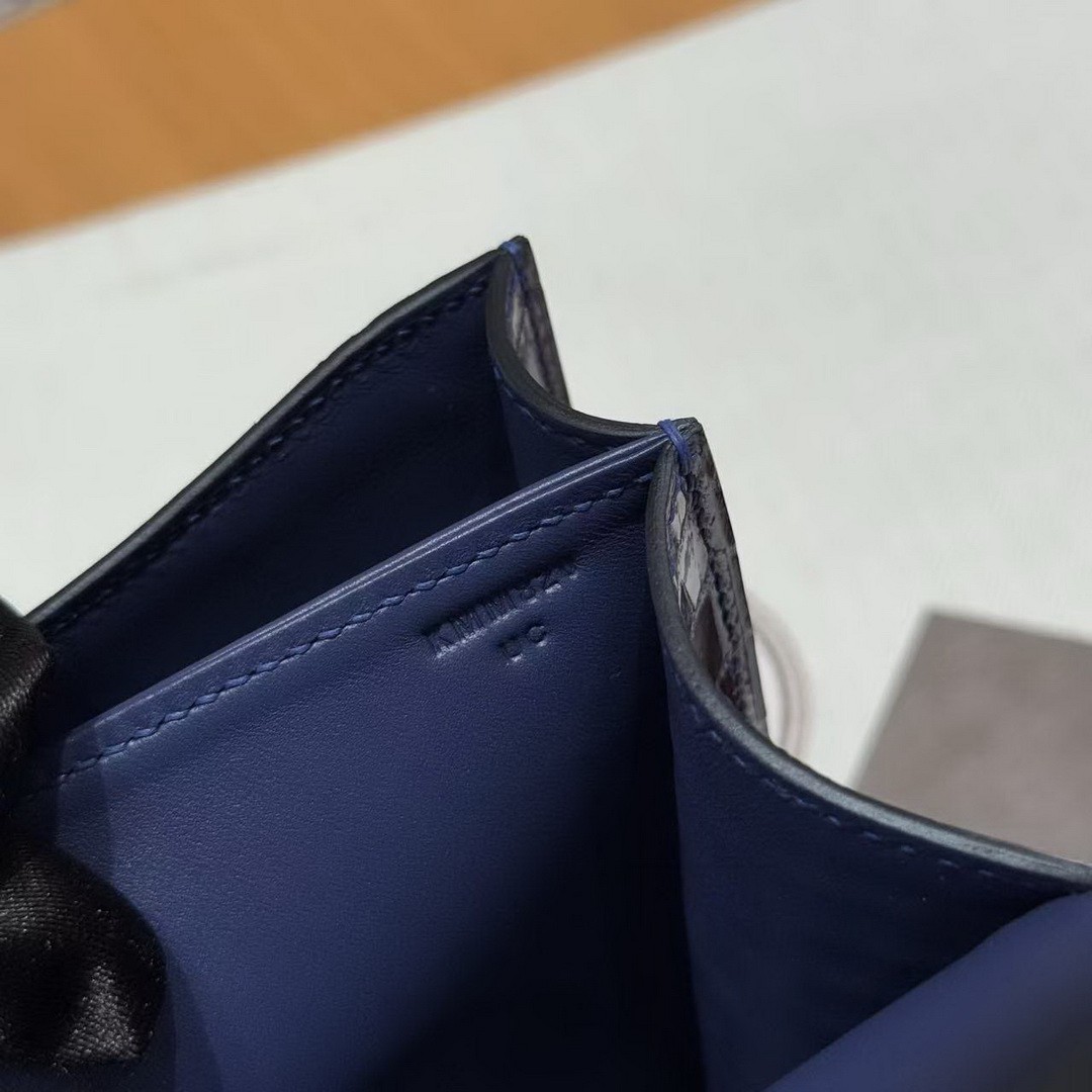 Hermes Constance 19 CM Bag Handmade In Bright Faced Alligator Leather from Mississippi Noir Hardware V0 Vert Rousseau 73 Blue Saphir - Image 18