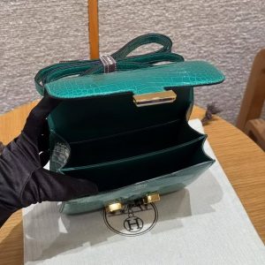 Hermes Constance 19 CM Bag Handmade In Bright Faced Alligator Leather from Mississippi Gold Hardware 6Q Vert Emeraude - Image 16