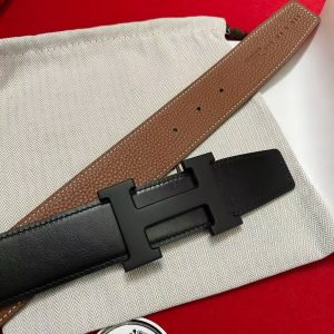 Alternative view of Constance Belt Buckle & Reversible Leather Strap 38 mm Box 135 and Togo Calfskin So Black Metal Finish Buckle Noir Gold