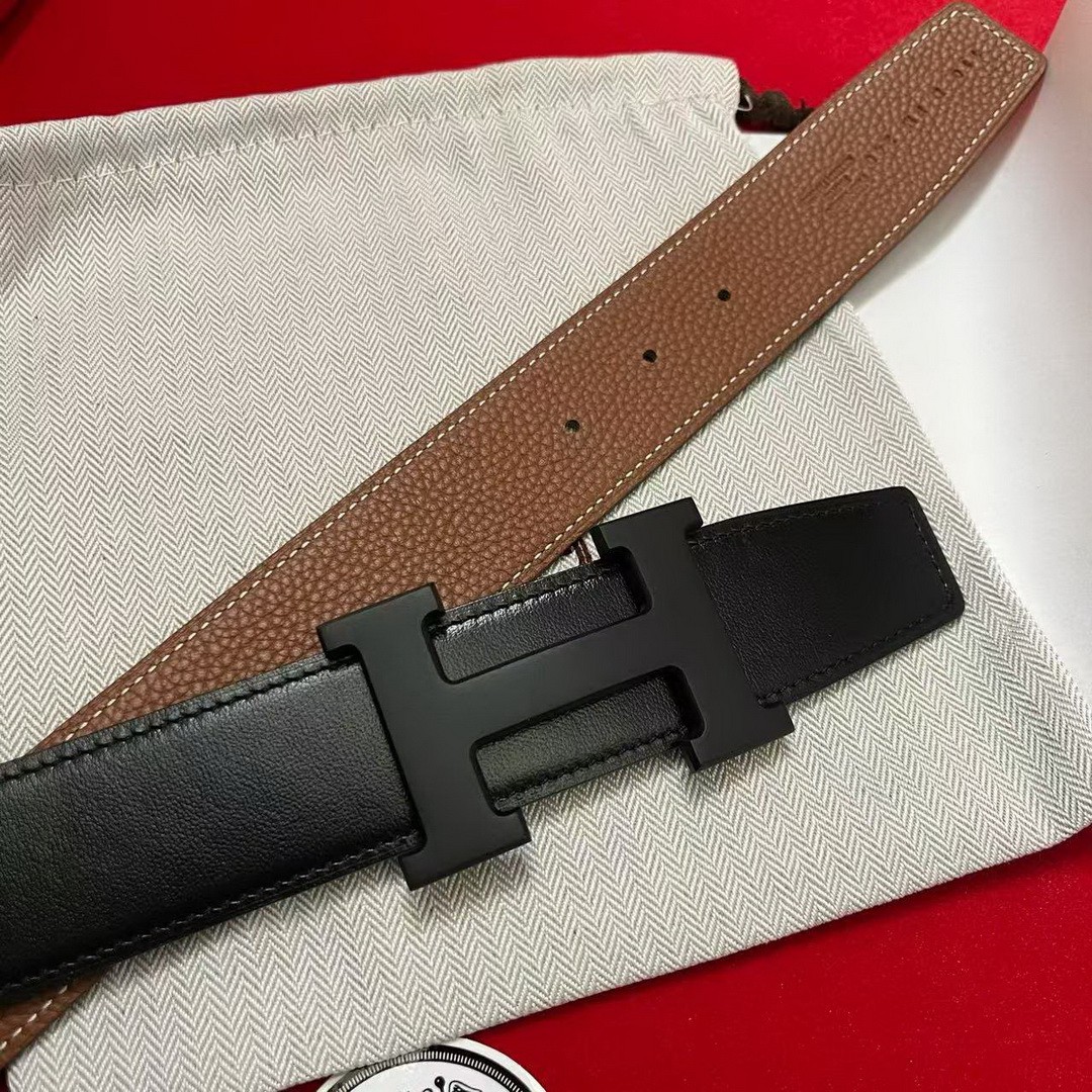 Constance Belt Buckle & Reversible Leather Strap 38 mm Box 135 and Togo Calfskin So Black Metal Finish Buckle Noir Gold - Image 2