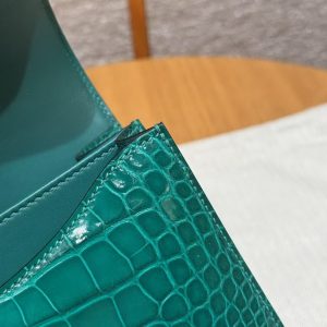 Hermes Constance 19 CM Bag Handmade In Bright Faced Alligator Leather from Mississippi Gold Hardware 6Q Vert Emeraude - Image 6