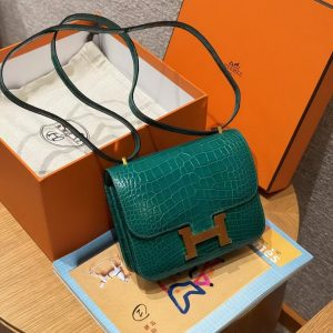 Hermes Constance 19 CM Bag Handmade In Bright Faced Alligator Leather from Mississippi Gold Hardware 6Q Vert Emeraude - Image 12