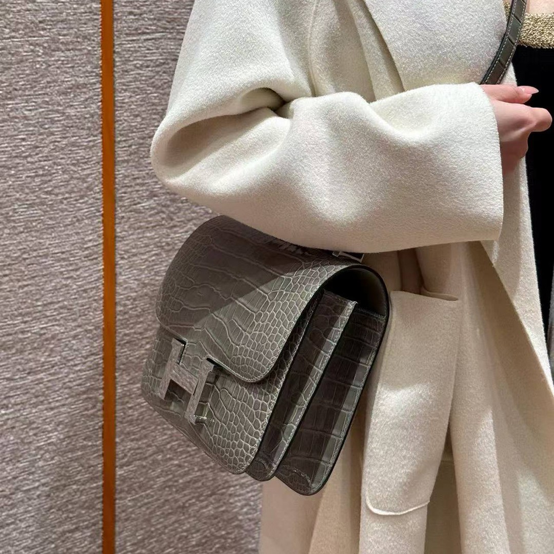 Hermes Constance 24 CM Bag Handmade In Bright Faced American Alligator Leather Silver Hardware 81 Girs Tourerlle - Image 4