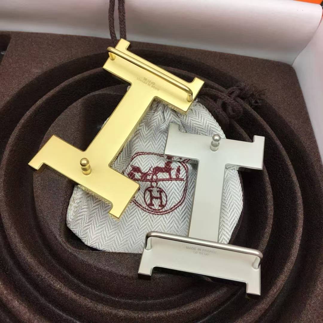 Constance Belt Buckle & Reversible Leather Strap 38 mm Box 135 and Togo Calfskin Brushed Permabrass Buckle Yellow Gold Noir Orange - Image 7