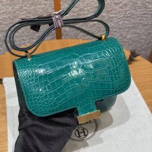 Hermes Constance 19 CM Bag Handmade In Bright Faced Alligator Leather from Mississippi Gold Hardware 6Q Vert Emeraude - Image 8