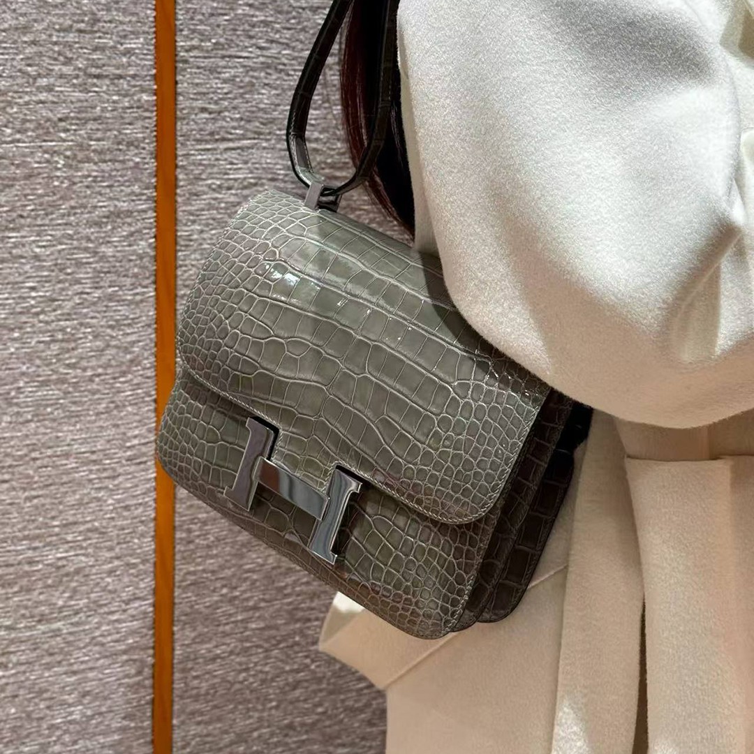 Hermes Constance 24 CM Bag Handmade In Bright Faced American Alligator Leather Silver Hardware 81 Girs Tourerlle - Image 3