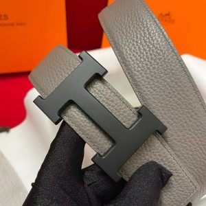 Constance Belt Buckle & Reversible Leather Strap 38 mm Box 135 and Togo Calfskin So Black Metal Finish Buckle Noir Étoupe - Image 6