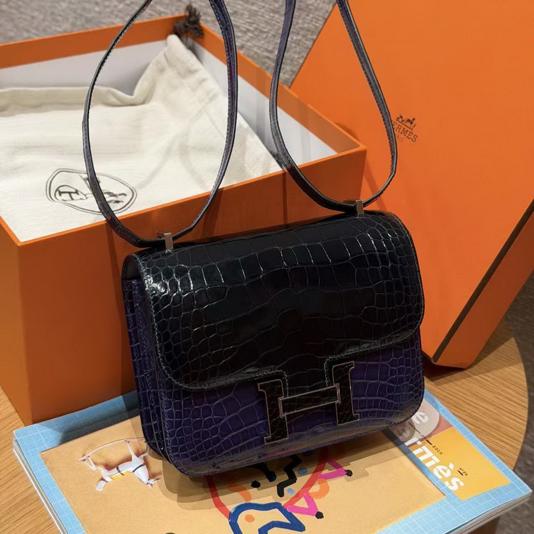 Hermes Constance 19 CM Bag Handmade In Bright Faced Alligator Leather from Mississippi Noir Hardware V0 Vert Rousseau 73 Blue Saphir - Image 3