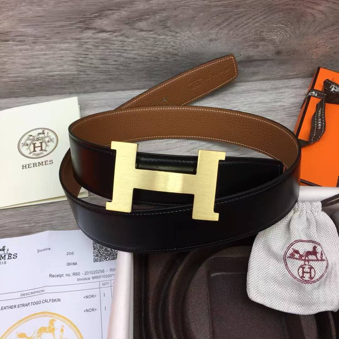 Constance Belt Buckle & Reversible Leather Strap 38 mm Box 135 and Togo Calfskin Brushed Permabrass Buckle Yellow Gold Noir Gold - Image 2