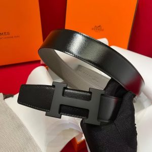Constance Belt Buckle & Reversible Leather Strap 38 mm Box 135 and Togo Calfskin So Black Metal Finish Buckle Noir Étoupe - Image 4