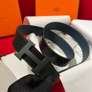 Constance Belt Buckle & Reversible Leather Strap 38 mm Box 135 and Togo Calfskin So Black Metal Finish Buckle Noir Bleu De Prusse - Image 4