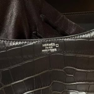 Hermes Constance 24 CM Bag Handmade In Matte Alligator Leather from Mississippi Black Enamel Fittings Hardware 89 Noir - Image 11