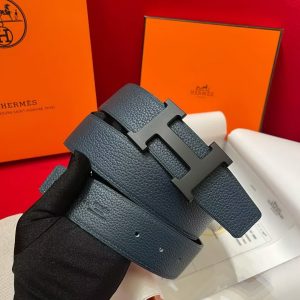 Constance Belt Buckle & Reversible Leather Strap 38 mm Box 135 and Togo Calfskin So Black Metal Finish Buckle Noir Bleu De Prusse - Image 9