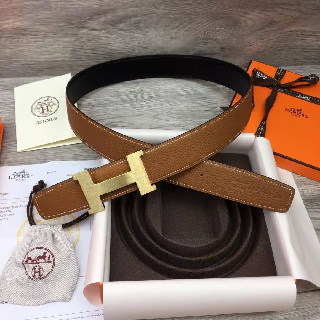 Constance Belt Buckle & Reversible Leather Strap 38 mm Box 135 and Togo Calfskin Brushed Permabrass Buckle Yellow Gold Noir Gold