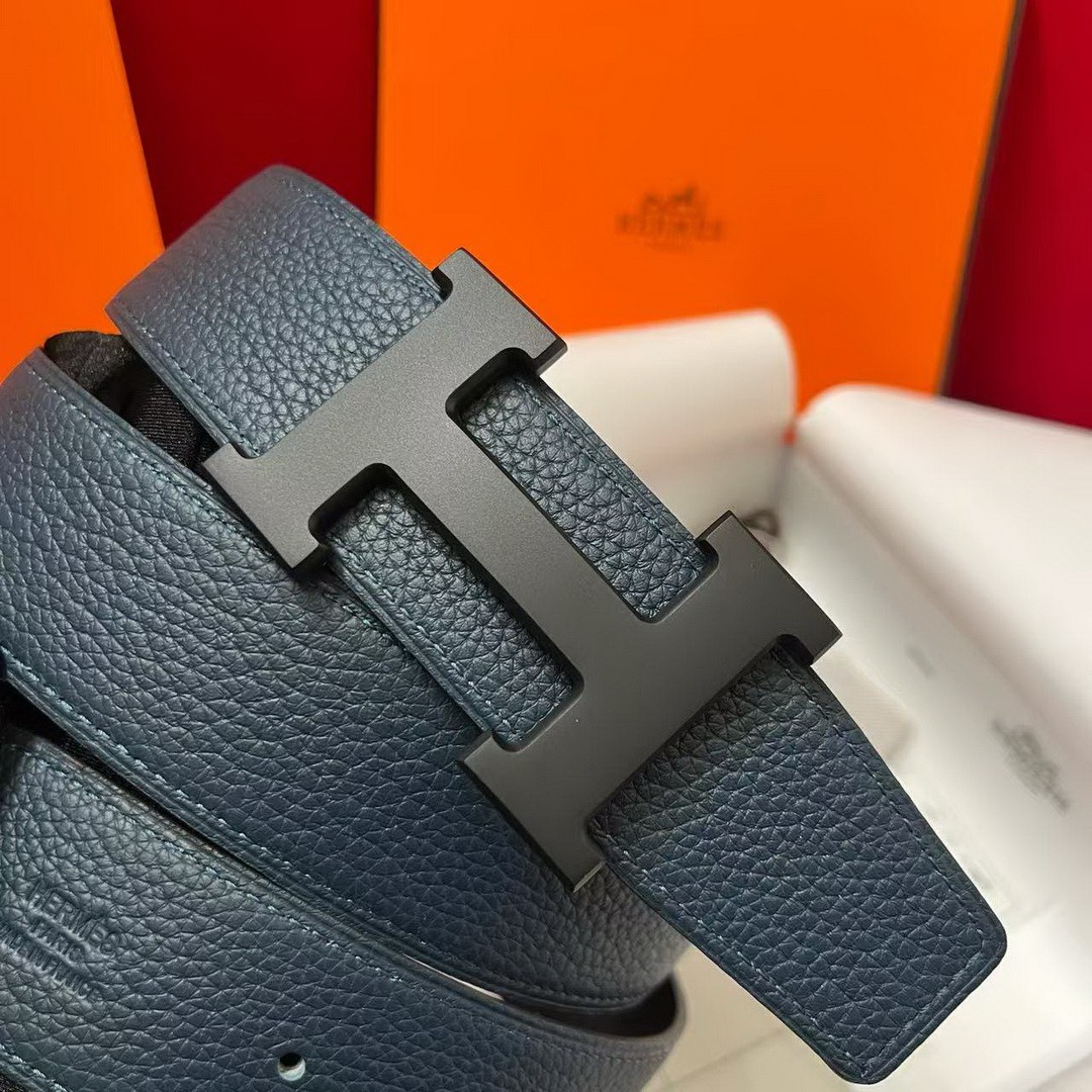 Constance Belt Buckle & Reversible Leather Strap 38 mm Box 135 and Togo Calfskin So Black Metal Finish Buckle Noir Bleu De Prusse - Image 8
