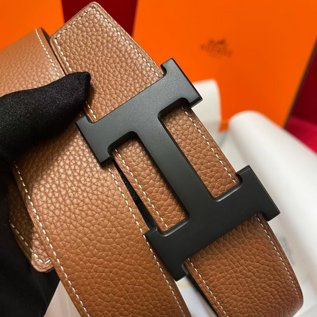 Constance Belt Buckle & Reversible Leather Strap 38 mm Box 135 and Togo Calfskin So Black Metal Finish Buckle Noir Gold - Image 8