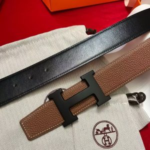 Constance Belt Buckle & Reversible Leather Strap 38 mm Box 135 and Togo Calfskin So Black Metal Finish Buckle Noir Gold - Image 7