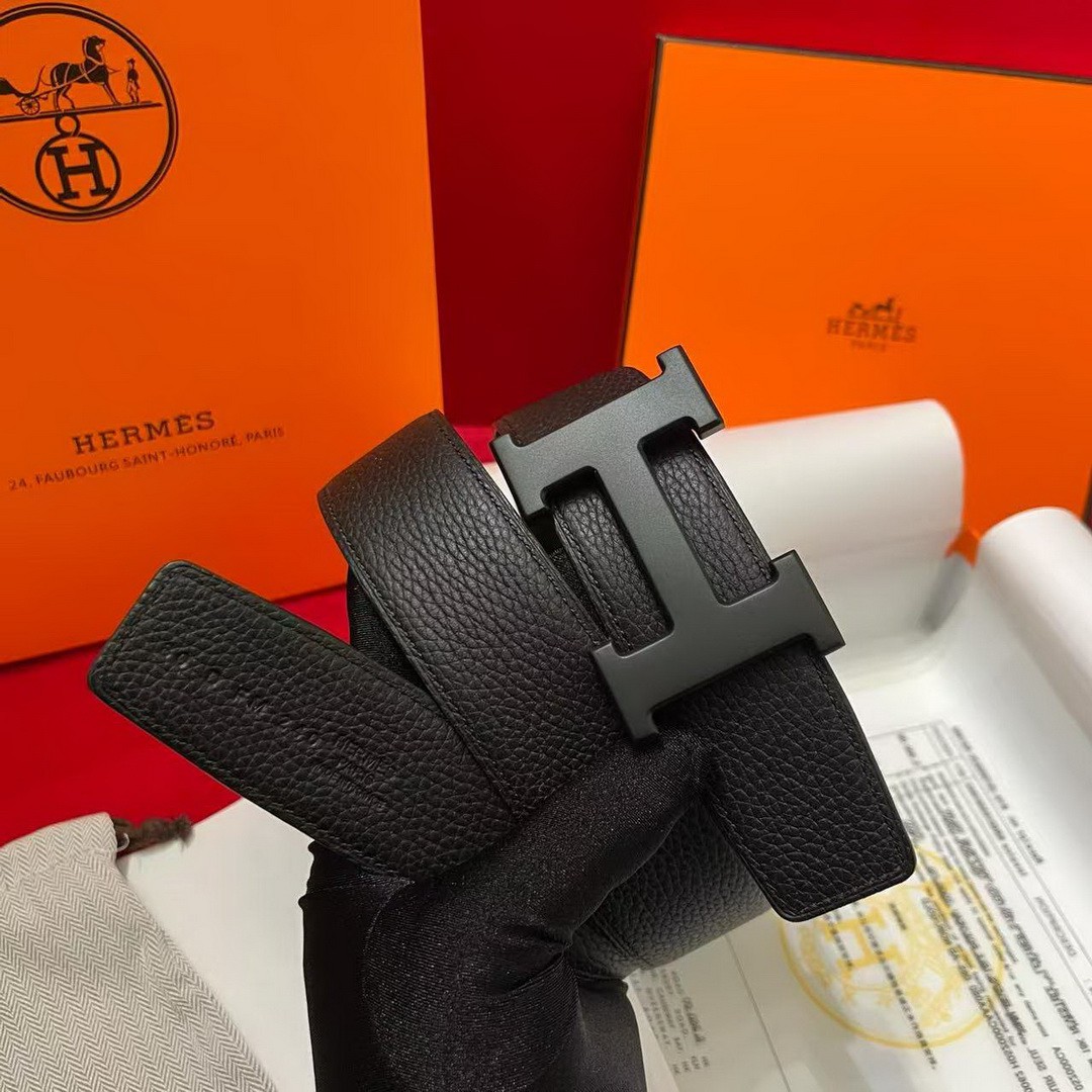 Constance Belt Buckle & Reversible Leather Strap 38 mm Box 135 and Togo Calfskin So Black Metal Finish Buckle Noir Noir - Image 5